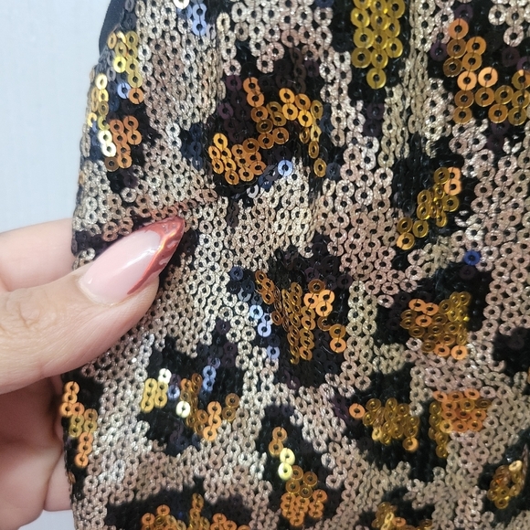 Fate sequin Leopard crop top NWT small - Picture 6 of 6